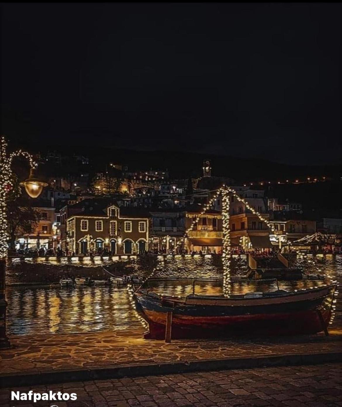 Nafpaktos-Luxury Suite Екстериор снимка